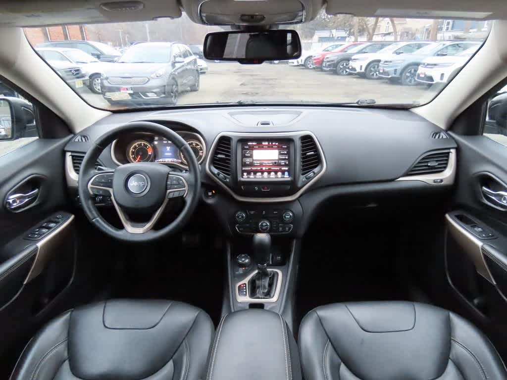 Thumbnail: 2018 Jeep Cherokee - 17