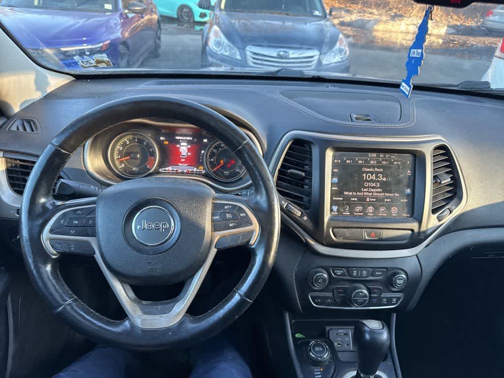 Thumbnail: 2015 Jeep Cherokee - 22