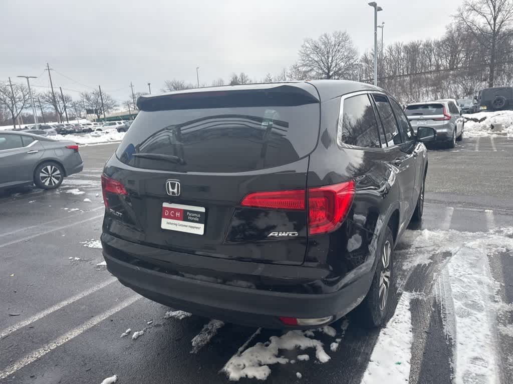 Thumbnail: 2018 Honda Pilot - 10