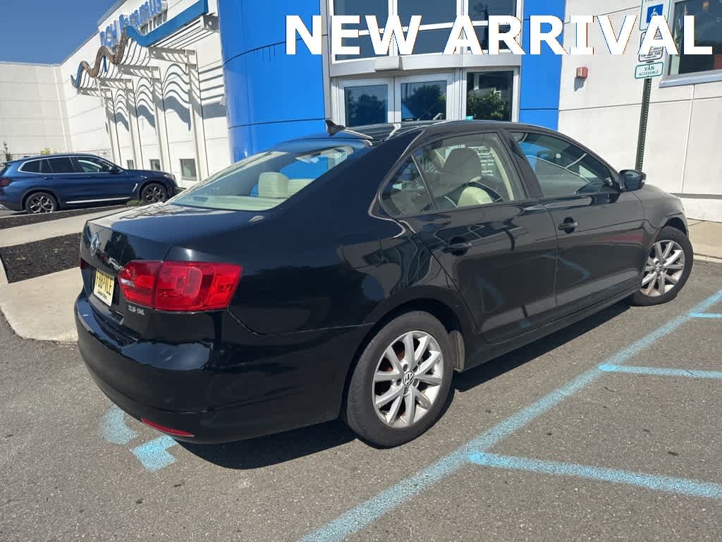Thumbnail: 2011 Volkswagen Jetta - 9