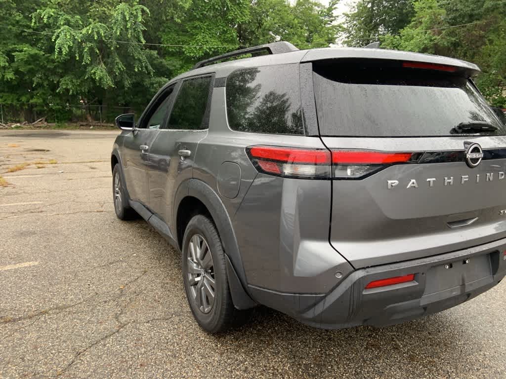 2022 Nissan Pathfinder SV 9