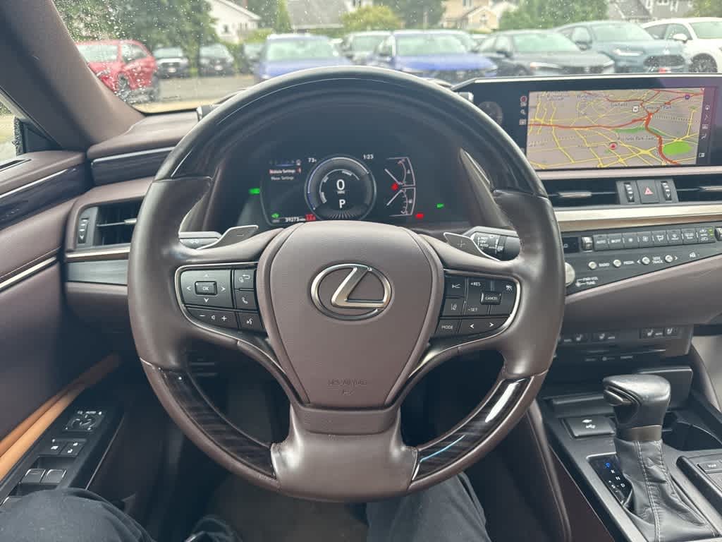 Thumbnail: 2021 Lexus ES - 20