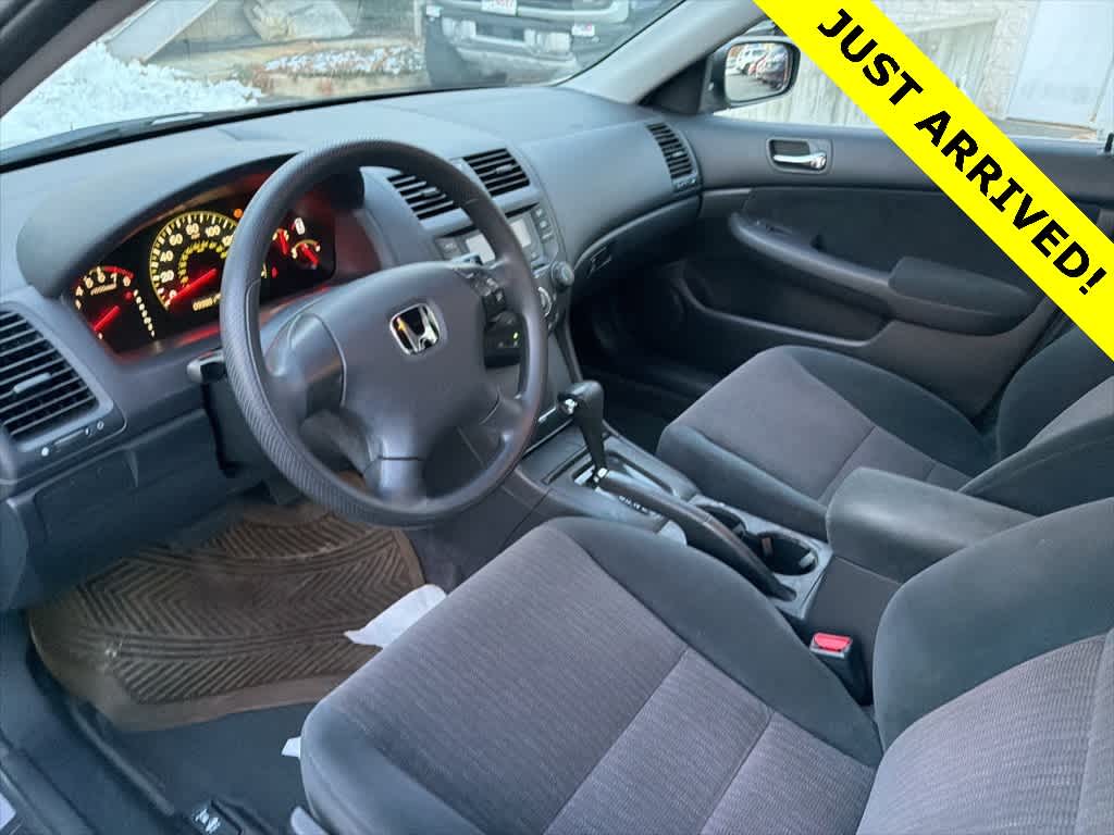 Thumbnail: 2004 Honda Accord - 14