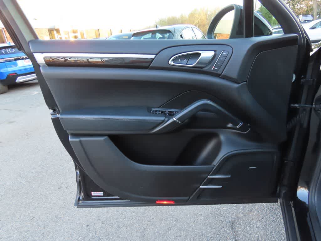 Thumbnail: 2012 Porsche Cayenne - 15