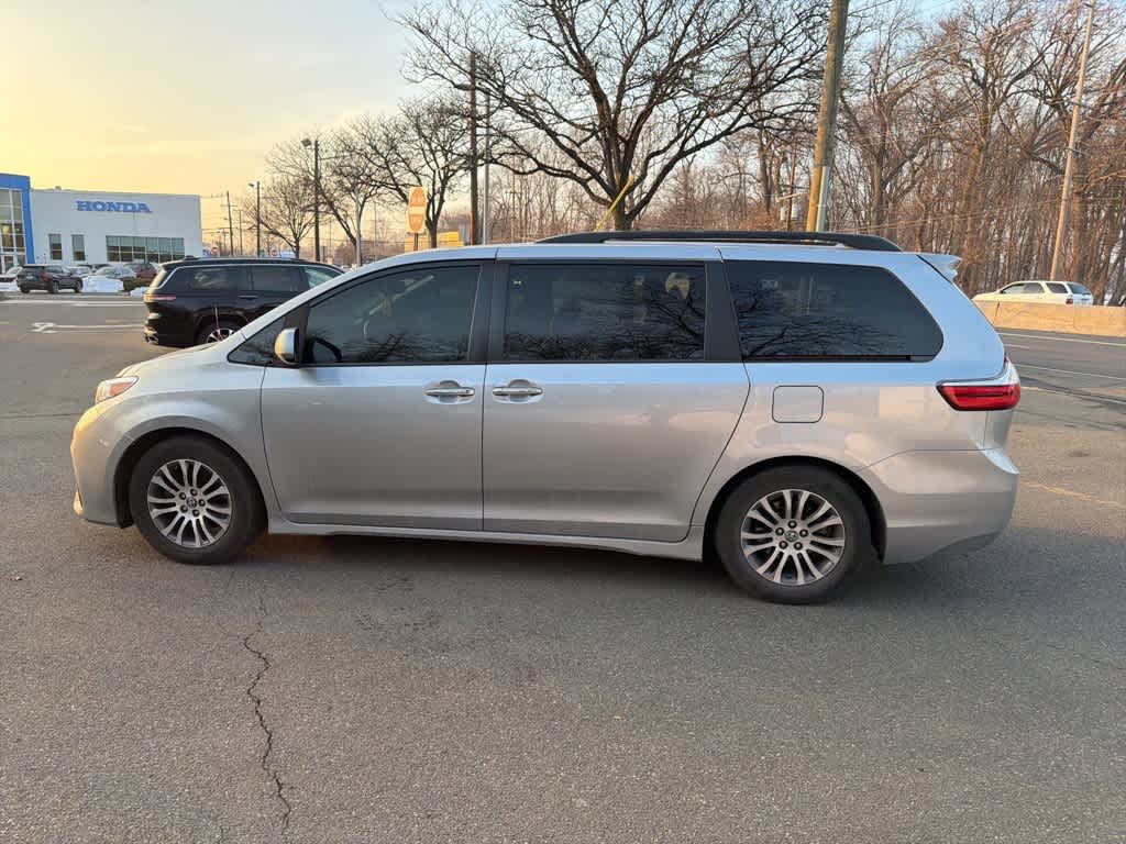 Thumbnail: 2018 Toyota Sienna - 5
