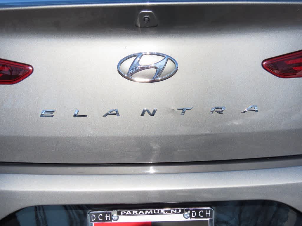 Thumbnail: 2020 Hyundai Elantra - 7