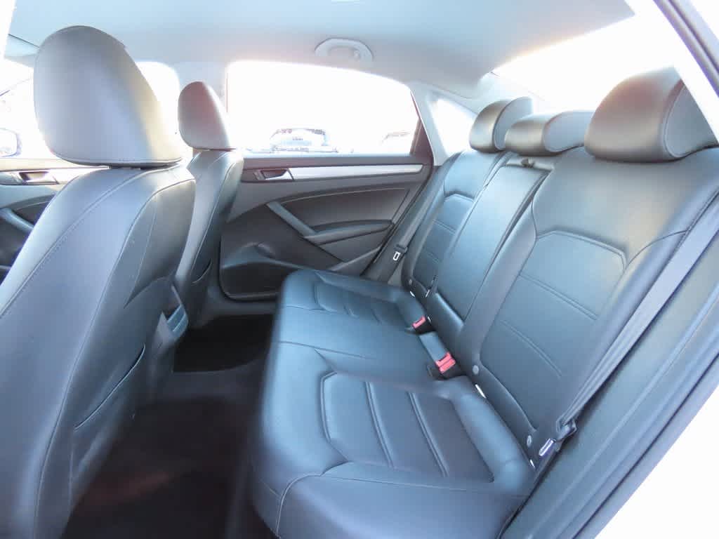 Thumbnail: 2014 Volkswagen Passat - 13