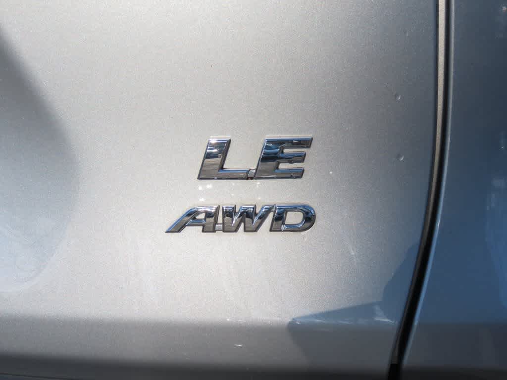 Thumbnail: 2022 Toyota RAV4 - 8