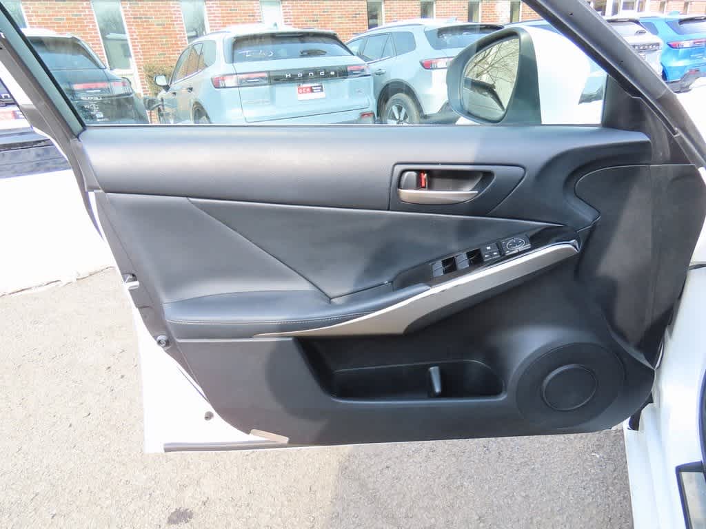 Thumbnail: 2019 Lexus IS - 14