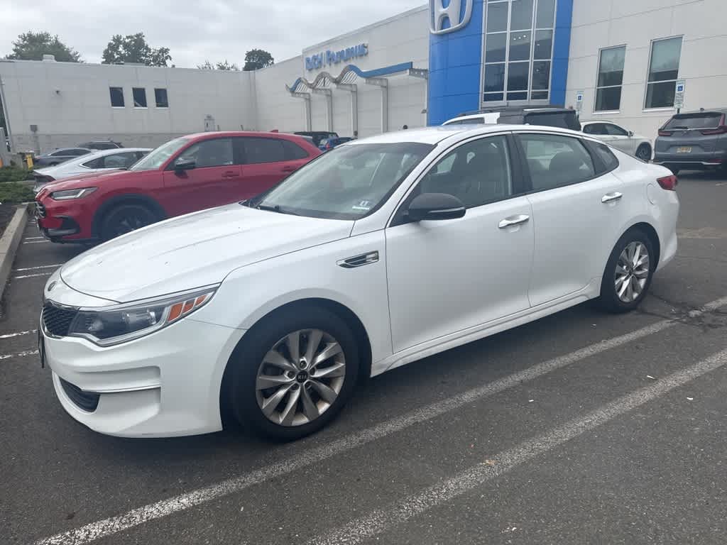 Thumbnail: 2017 Kia Optima - 2