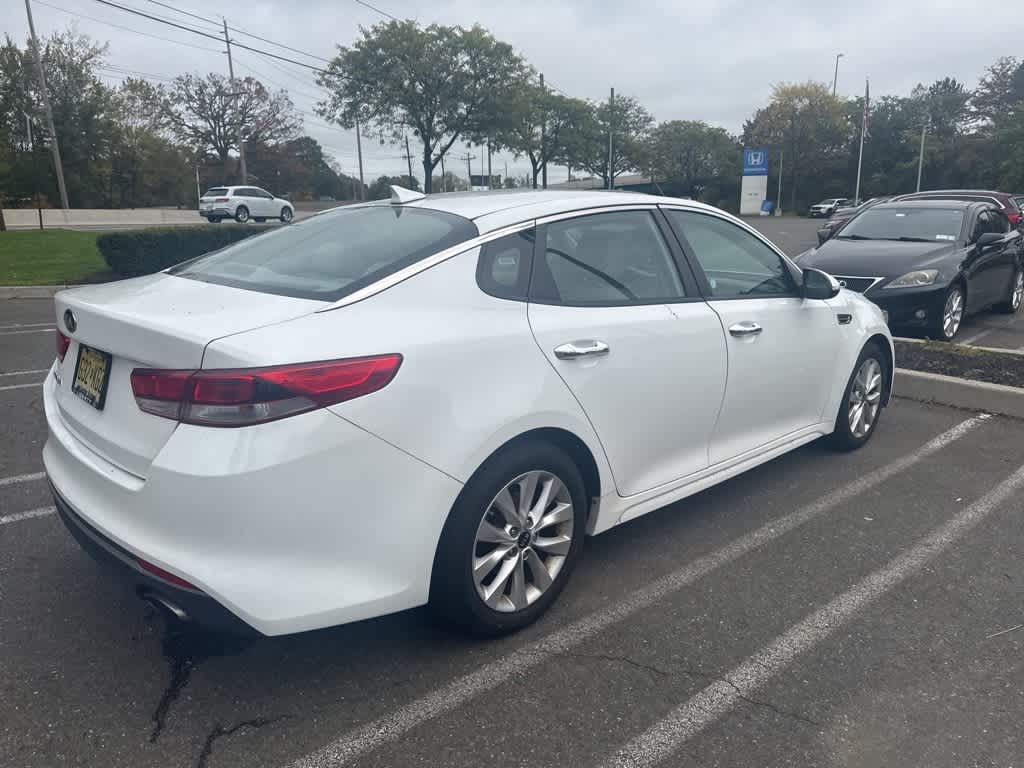 Thumbnail: 2017 Kia Optima - 7