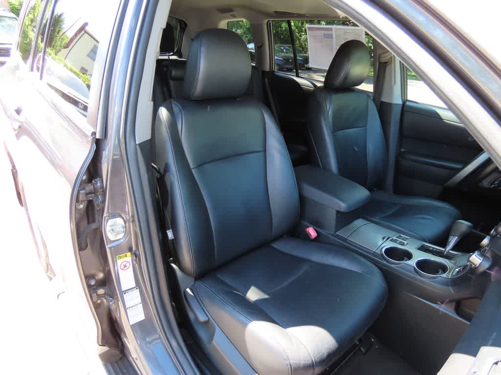 Thumbnail: 2013 Toyota Highlander - 18
