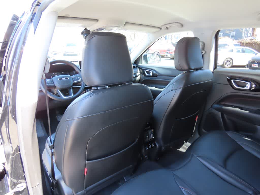 Thumbnail: 2022 Jeep Compass - 16