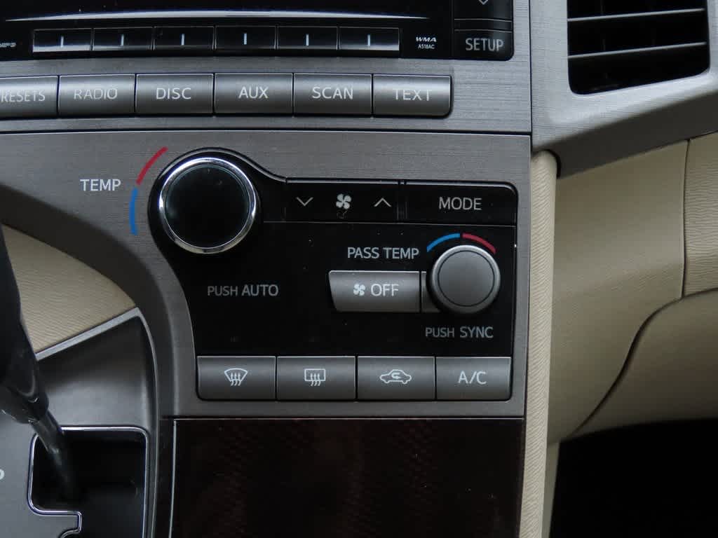 Thumbnail: 2010 Toyota Venza - 20