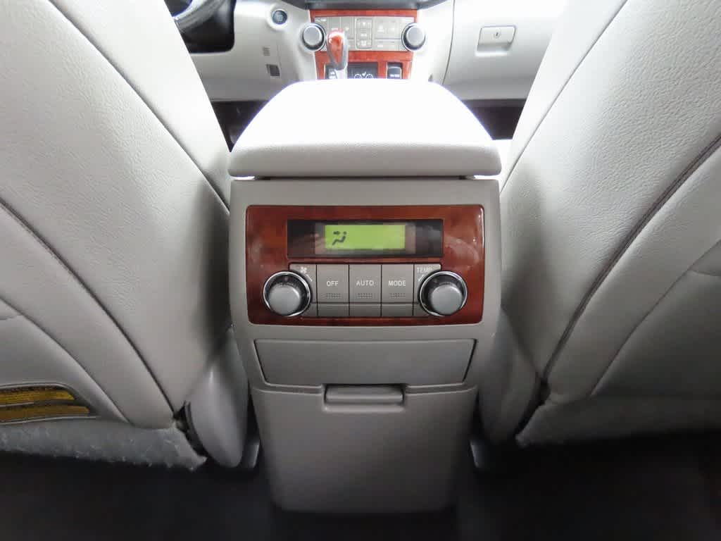 Thumbnail: 2011 Toyota Highlander - 27