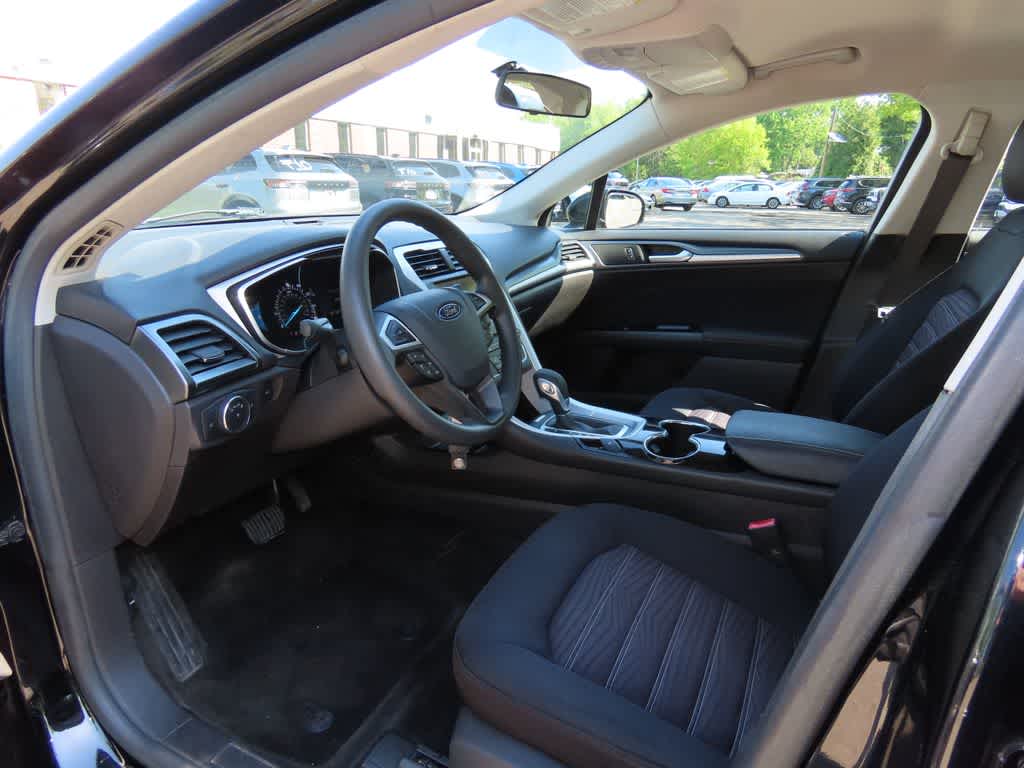 Thumbnail: 2016 Ford Fusion - 2