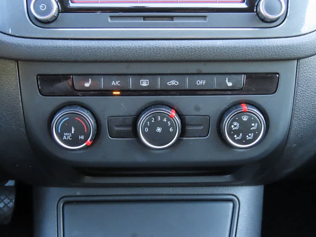 Thumbnail: 2015 Volkswagen Tiguan - 20
