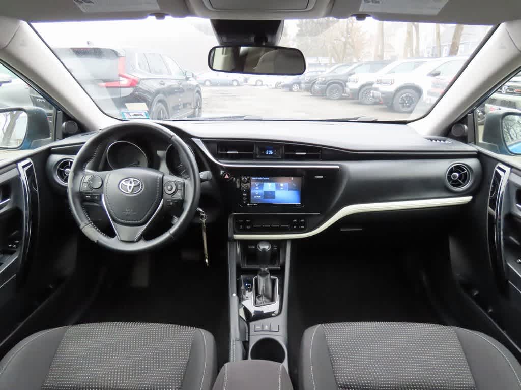 Thumbnail: 2017 Toyota Corolla iM - 17