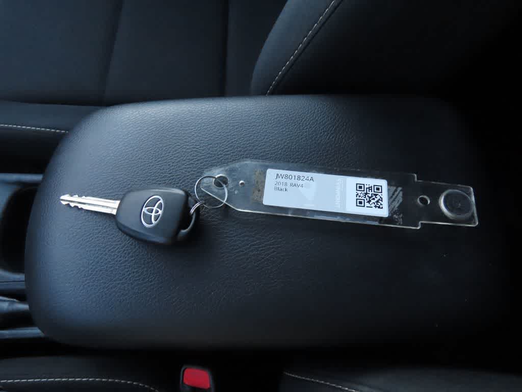 Thumbnail: 2018 Toyota RAV4 - 27