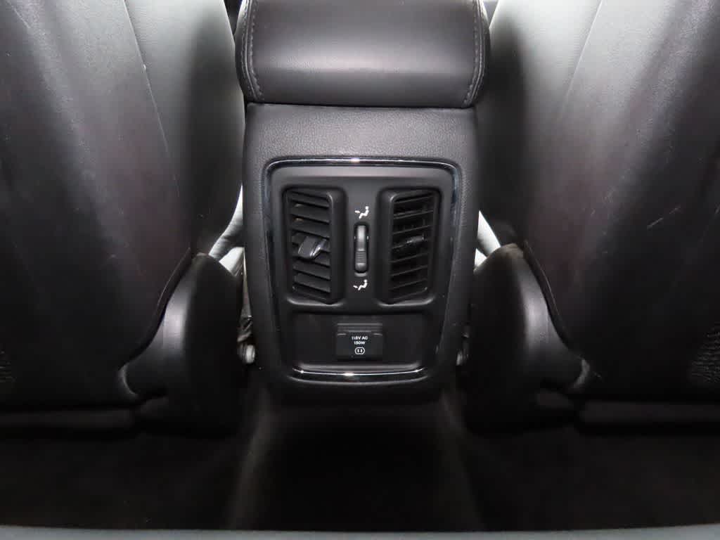 Thumbnail: 2011 Jeep Grand Cherokee - 24