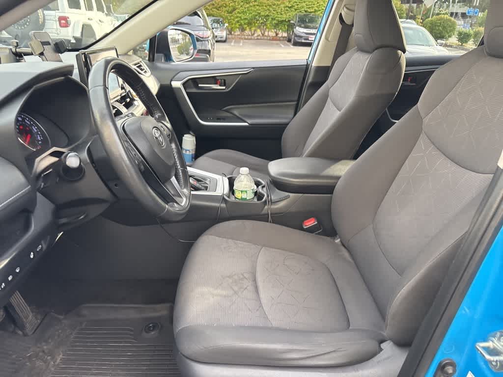 Thumbnail: 2019 Toyota RAV4 - 21