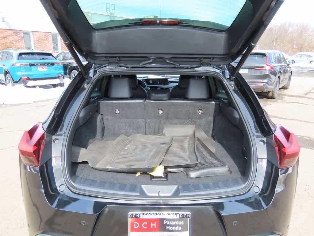 Thumbnail: 2022 Lexus UX - 11