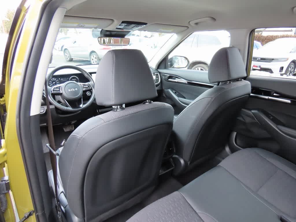 Thumbnail: 2024 Kia Seltos - 15