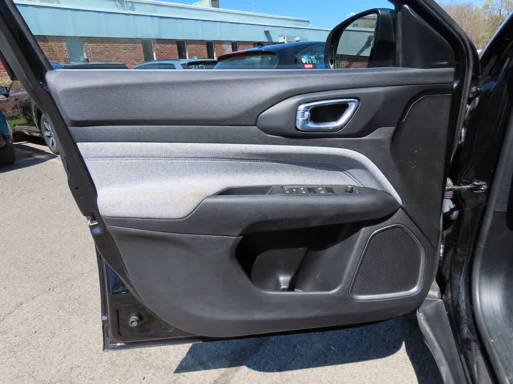 Thumbnail: 2022 Jeep Compass - 17