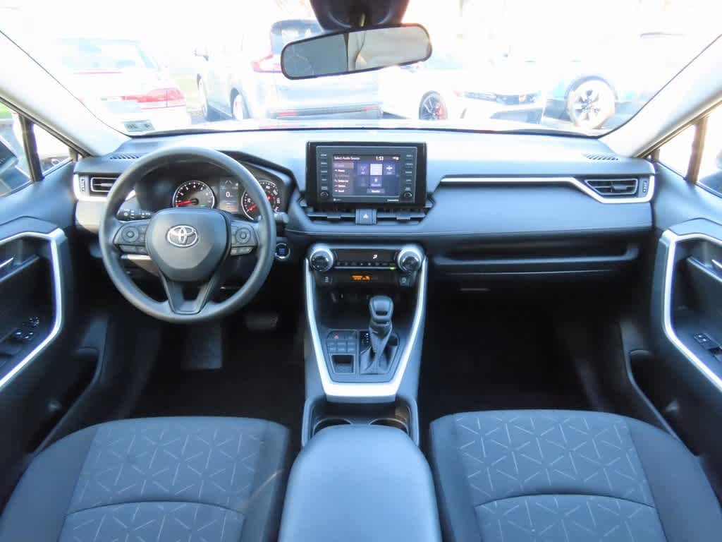 Thumbnail: 2021 Toyota RAV4 - 17