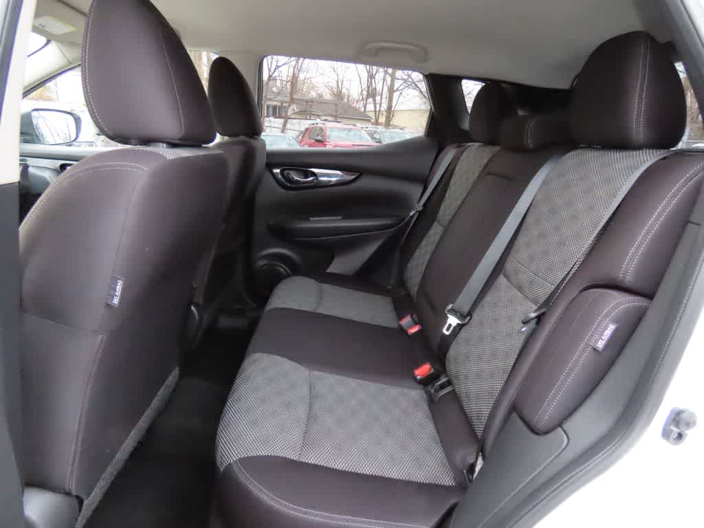 Thumbnail: 2020 Nissan Rogue Sport - 13