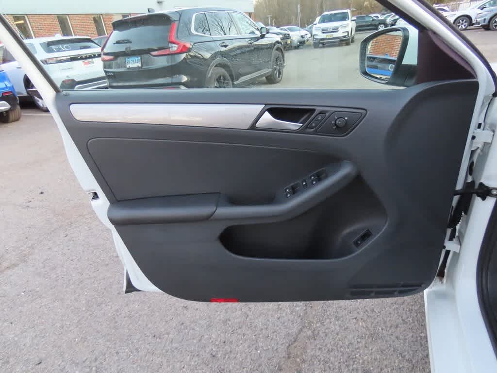 Thumbnail: 2018 Volkswagen Jetta - 14