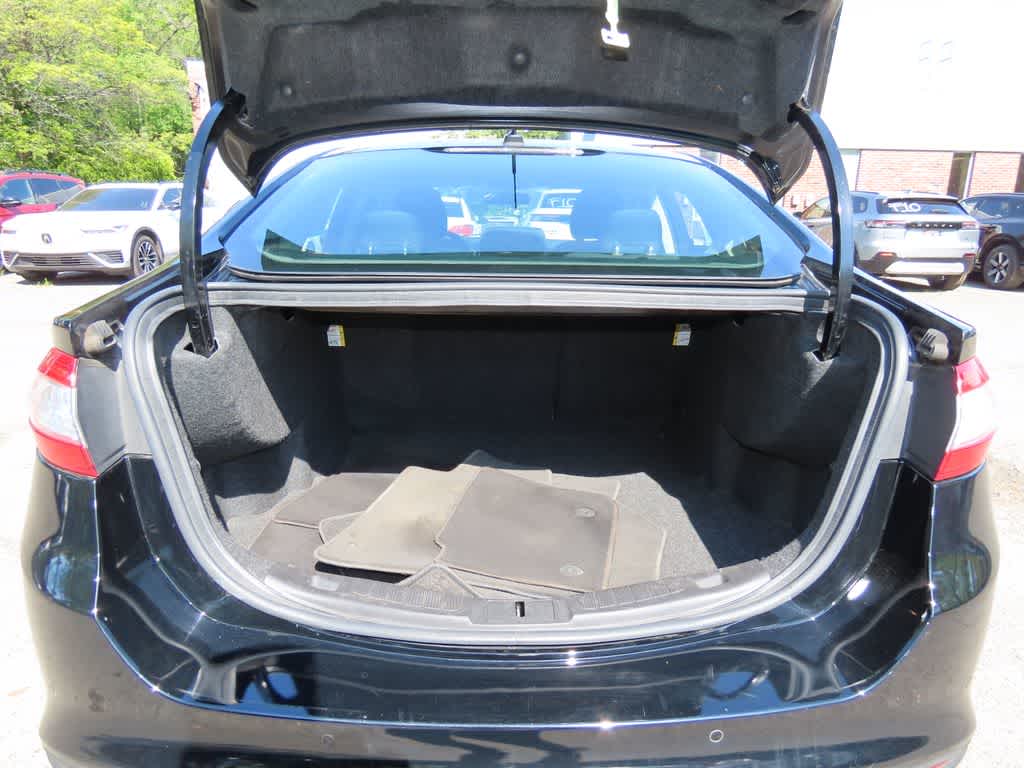 Thumbnail: 2016 Ford Fusion - 11