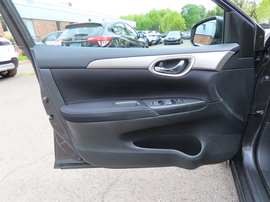 Thumbnail: 2014 Nissan Sentra - 15
