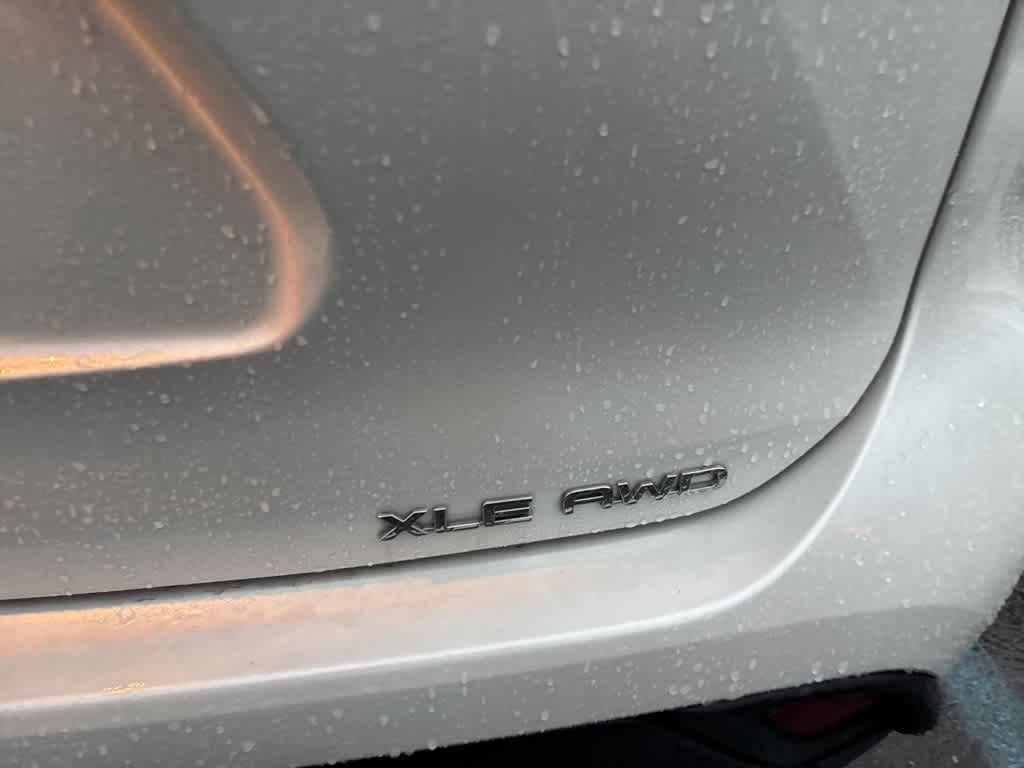 Thumbnail: 2023 Toyota Highlander - 12