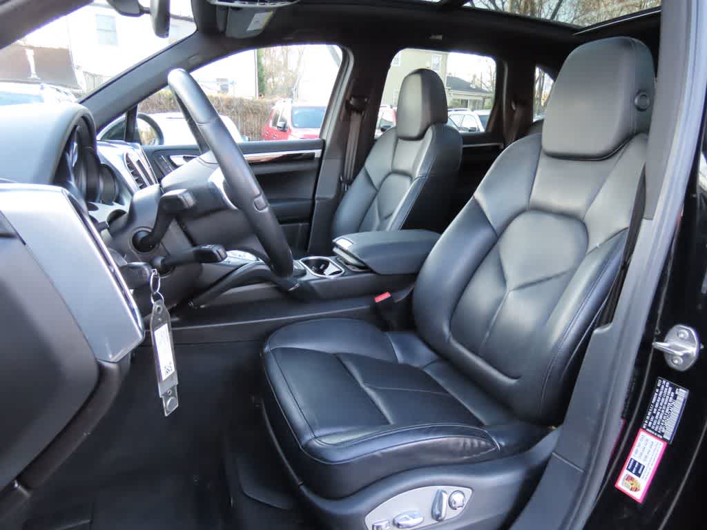 Thumbnail: 2012 Porsche Cayenne - 11