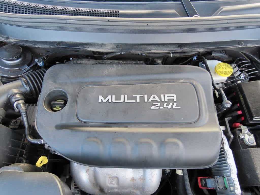 Thumbnail: 2019 Jeep Cherokee - 12