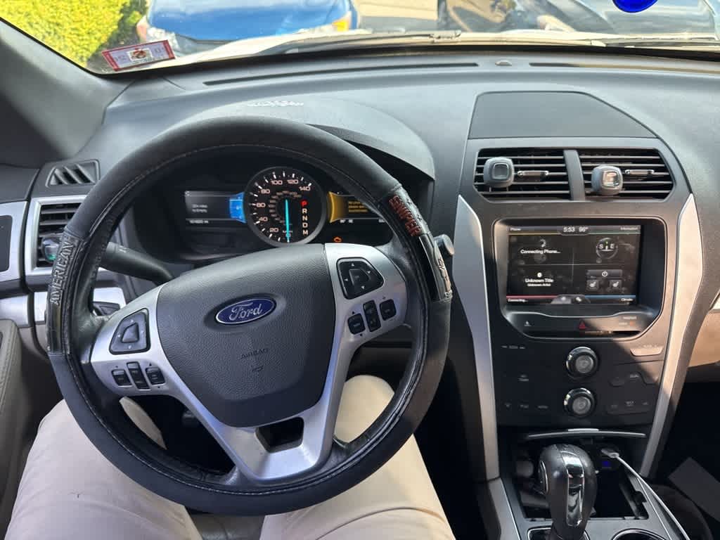 Thumbnail: 2015 Ford Explorer - 7