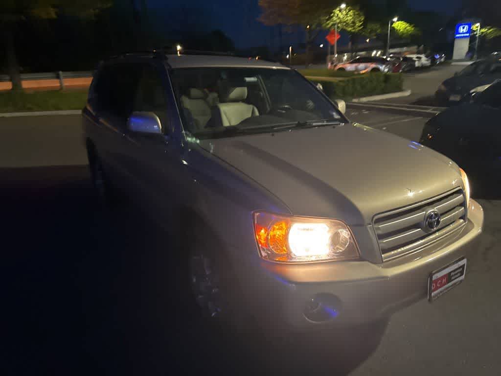 Thumbnail: 2004 Toyota Highlander - 8