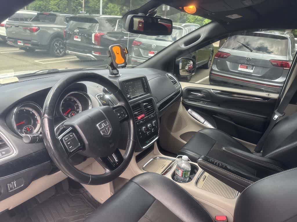 Thumbnail: 2019 Dodge Grand Caravan - 4