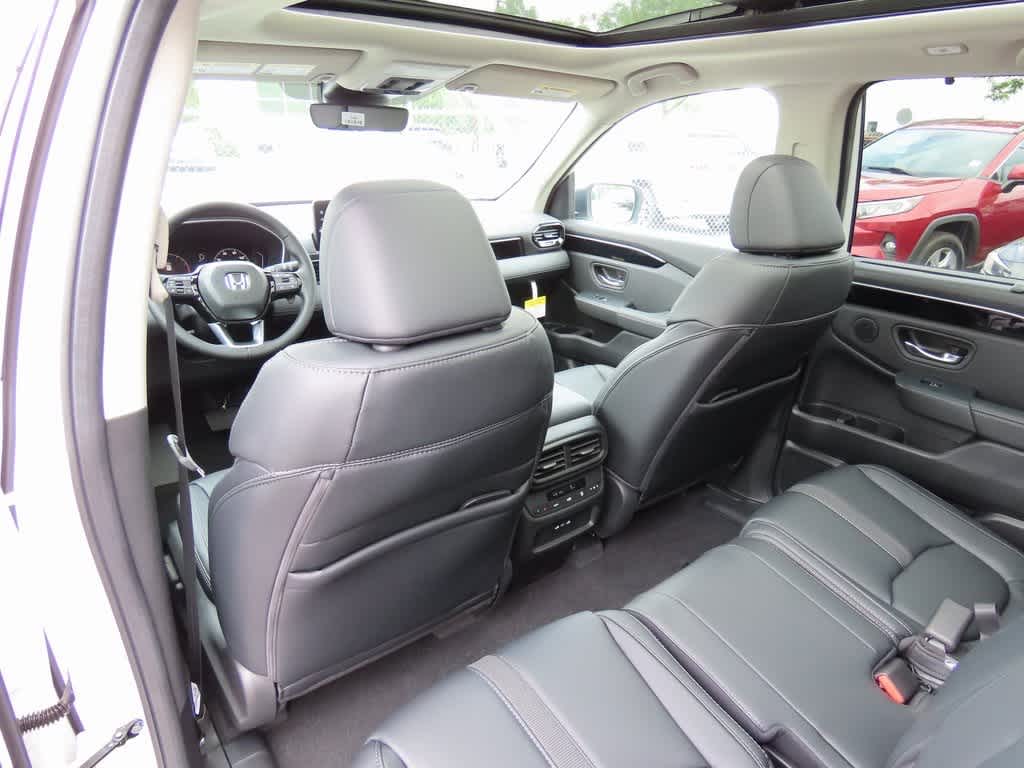 Thumbnail: 2025 Honda Pilot - 16