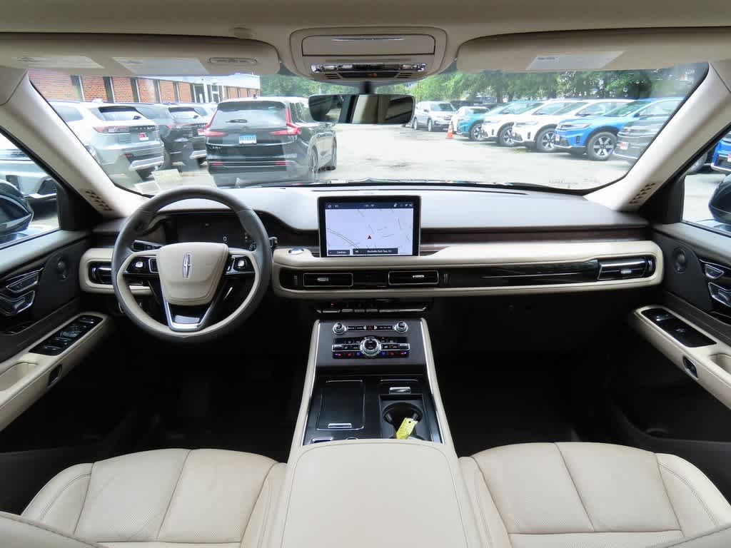 Thumbnail: 2022 Lincoln Aviator - 19