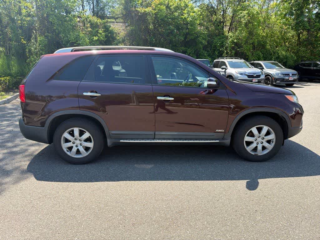 Thumbnail: 2013 Kia Sorento - 17