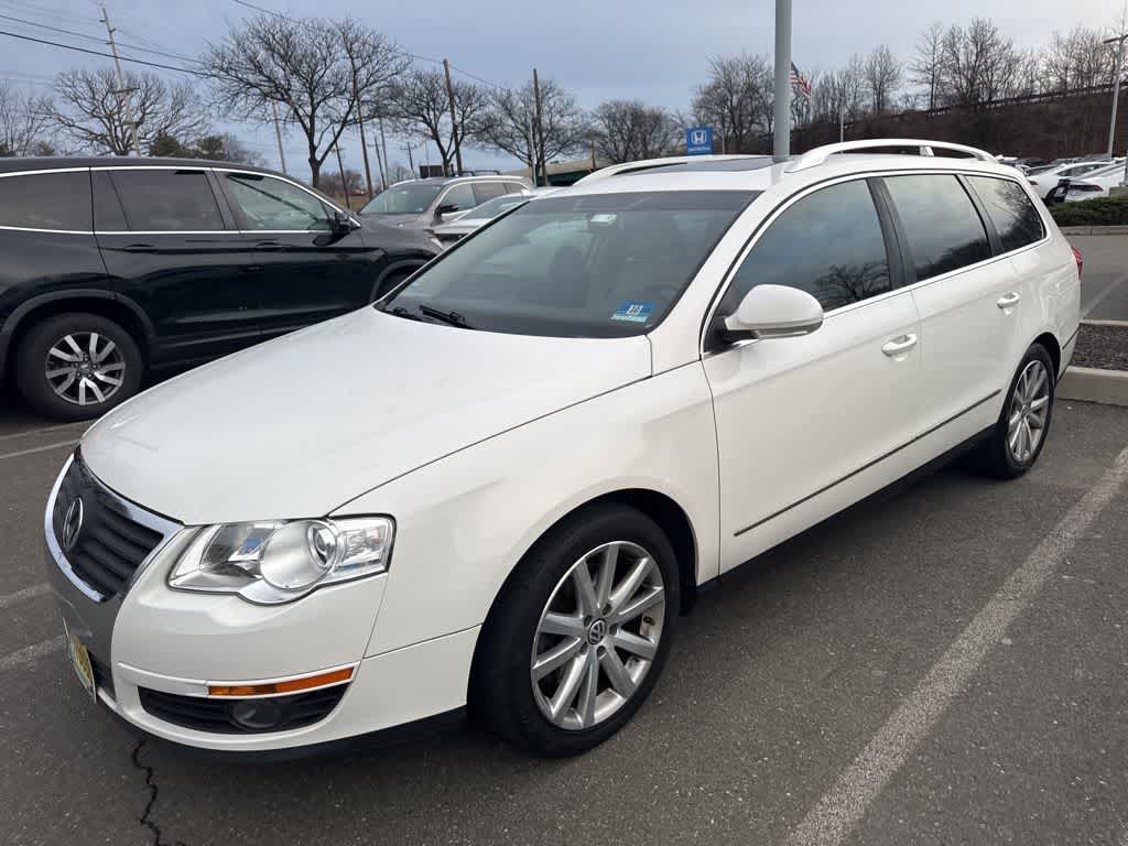 2010 Volkswagen Passat Komfort -
                  Paramus, NJ