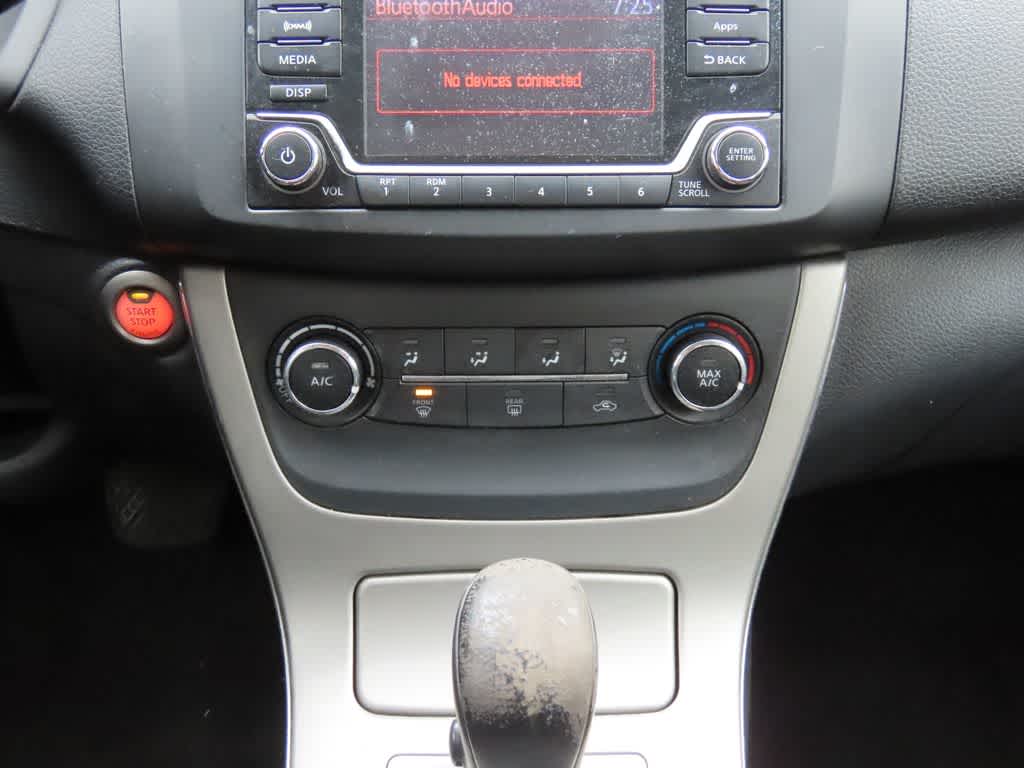 Thumbnail: 2015 Nissan Sentra - 18