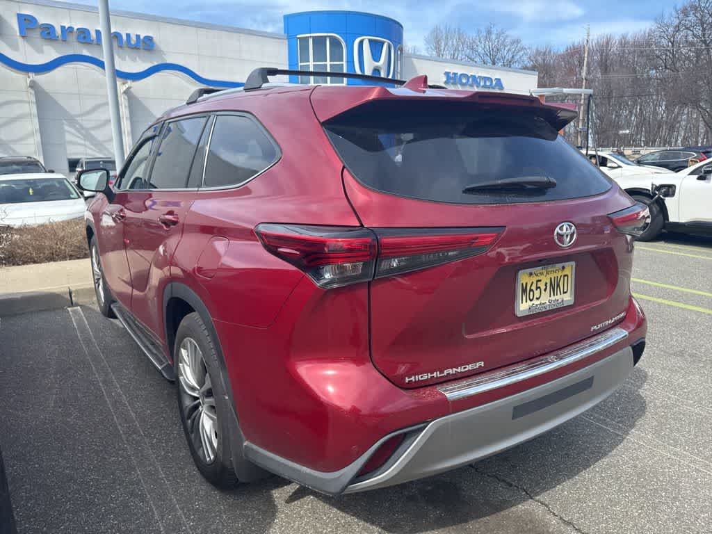 Thumbnail: 2021 Toyota Highlander - 16