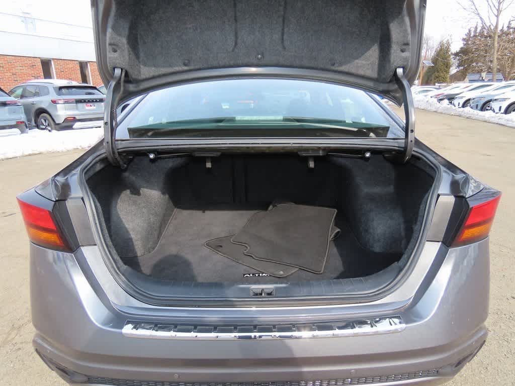 Thumbnail: 2022 Nissan Altima - 11