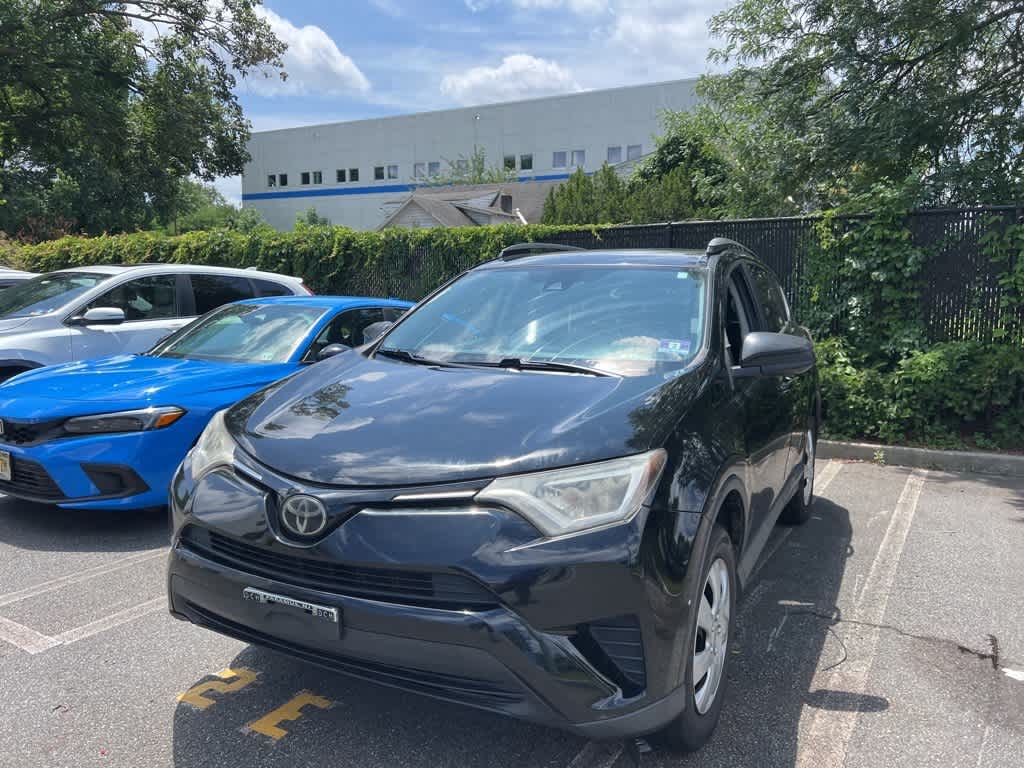 Thumbnail: 2018 Toyota RAV4 - 3