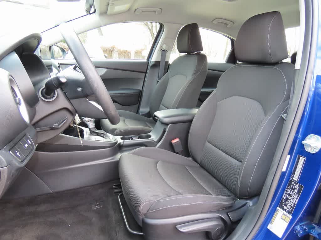 Thumbnail: 2021 Kia Forte - 12