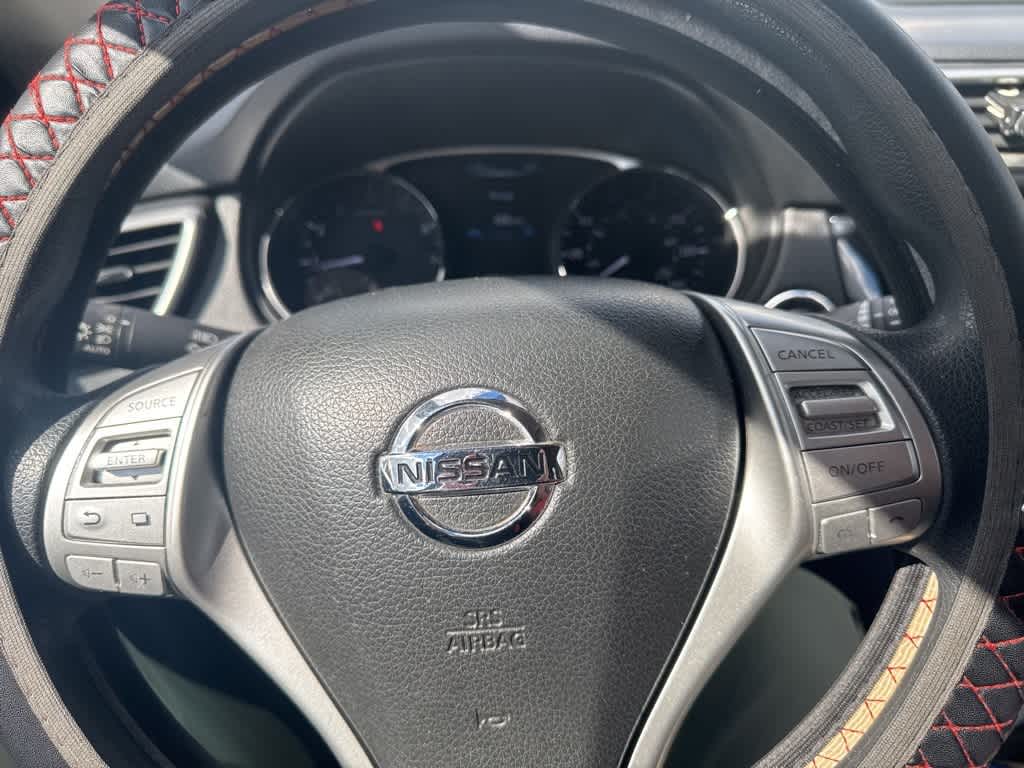Thumbnail: 2016 Nissan Rogue - 11