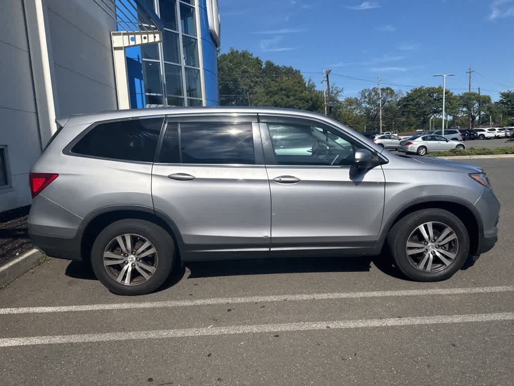 Thumbnail: 2017 Honda Pilot - 6